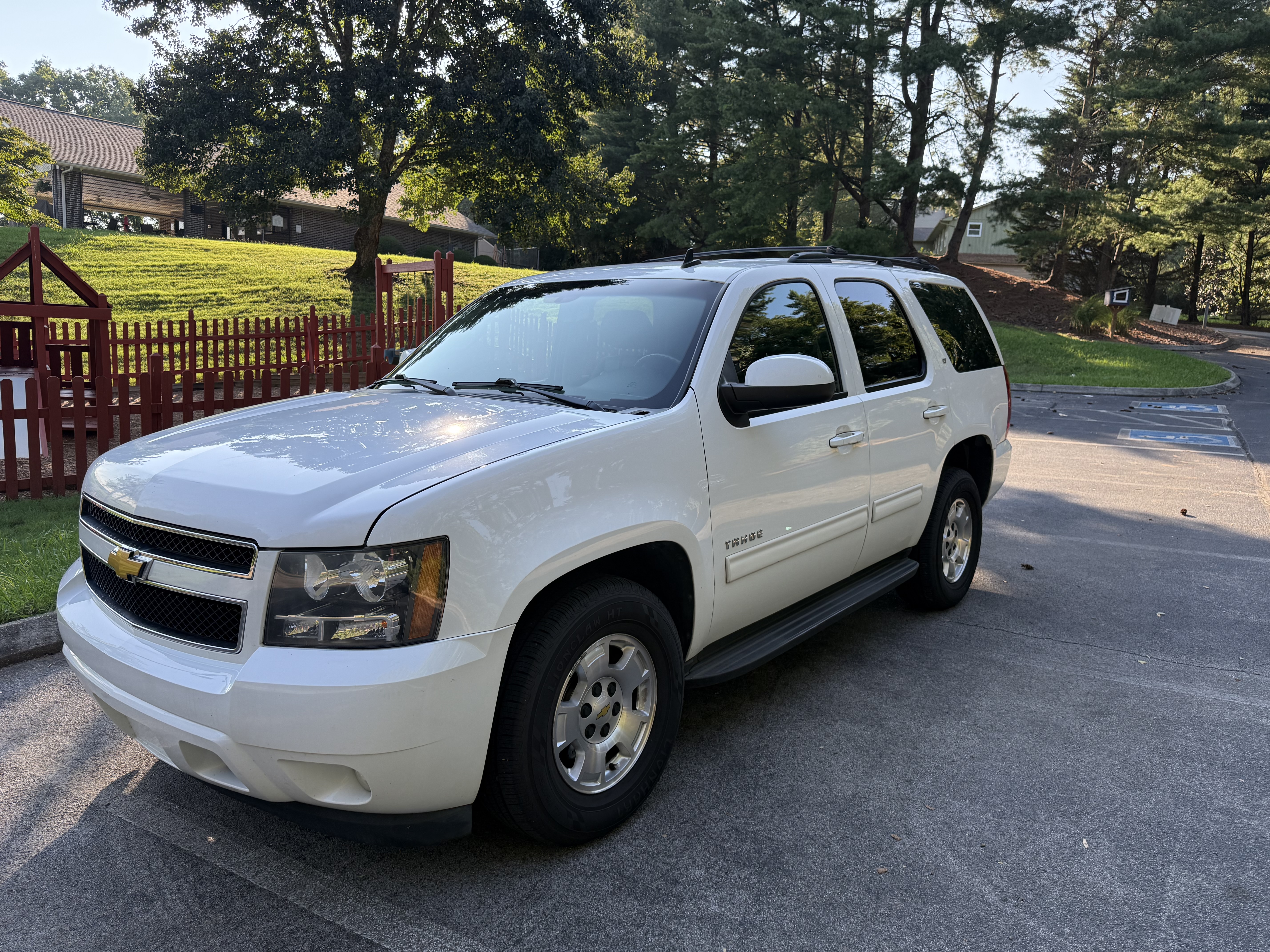 Used 2012 Chevrolet Tahoe LT RWD image 1