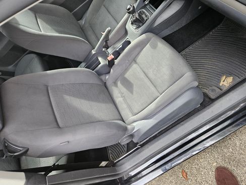 Used 2009 Volkswagen Rabbit S image 9