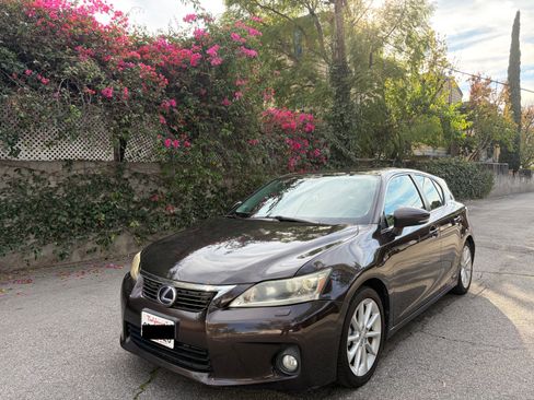 Used 2012 Lexus CT 200h Premium w/ Leather Pkg image 8