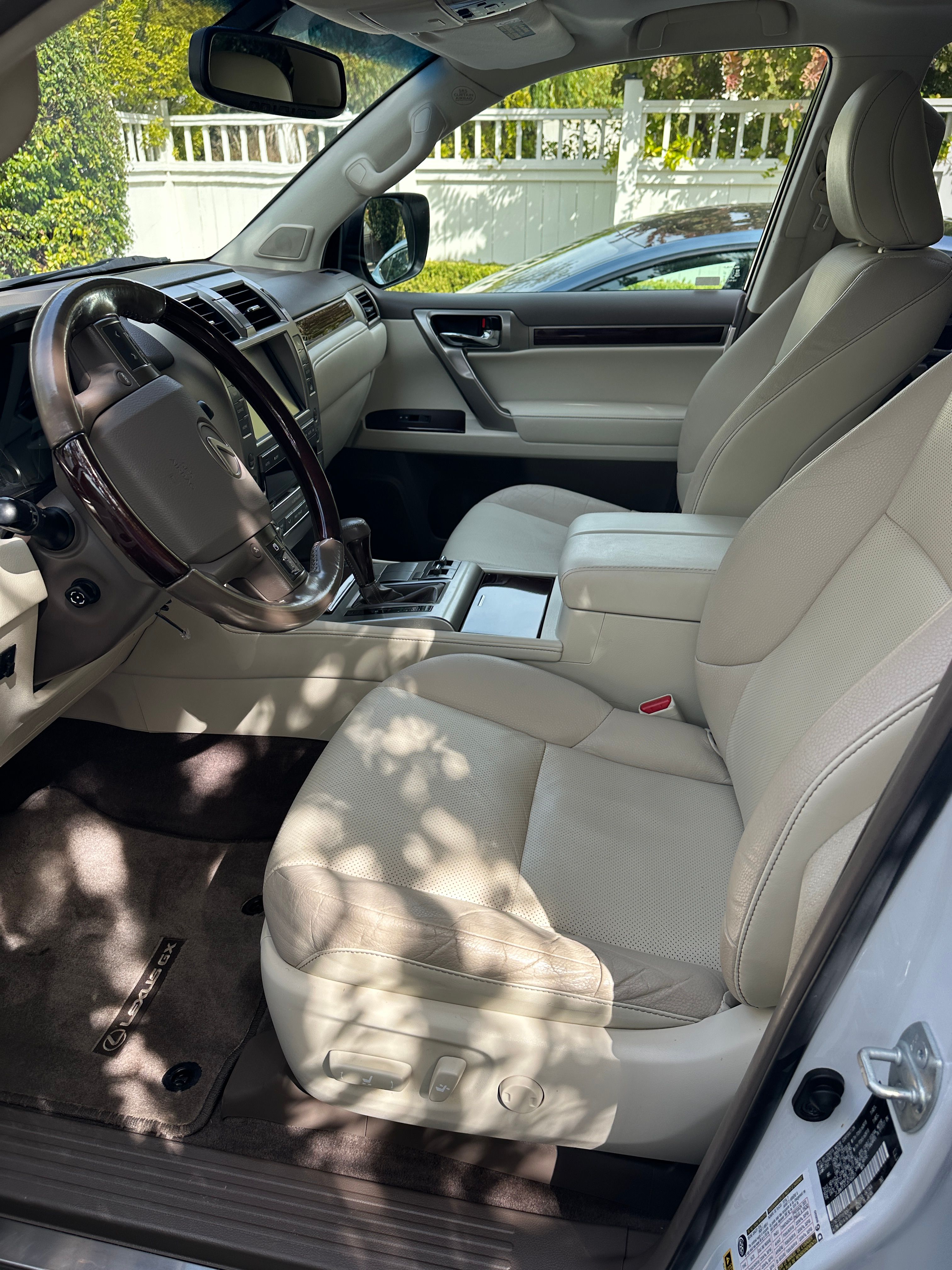 Used 2018 Lexus GX 460 Premium w/ Premium Package AWD/4WD image 11