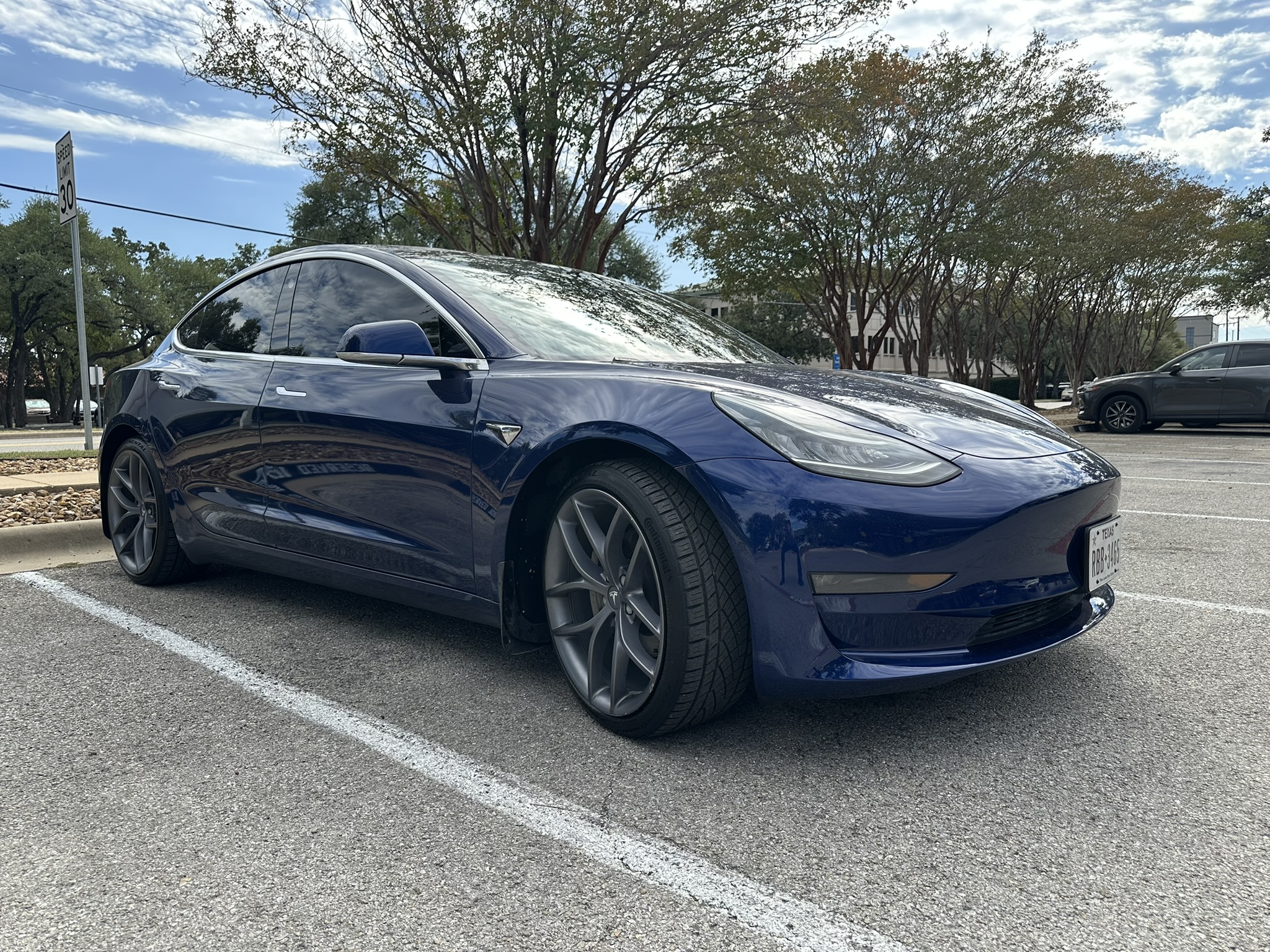 Used 2018 Tesla Model 3 Long Range AWD/4WD image 17