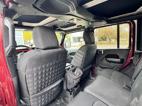 Used 2021 Jeep Wrangler Unlimited Rubicon image 10