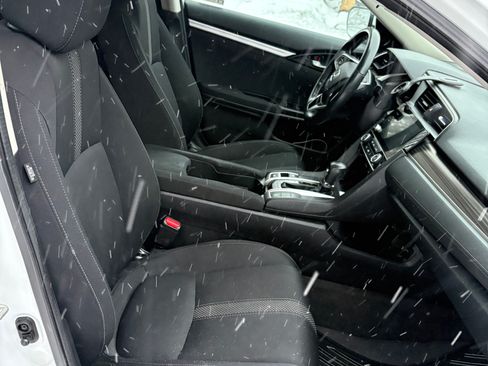 Used 2019 Honda Civic EX image 2