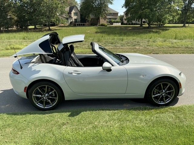 Used 2017 MAZDA MX-5 Miata RF Grand Touring RWD image 14