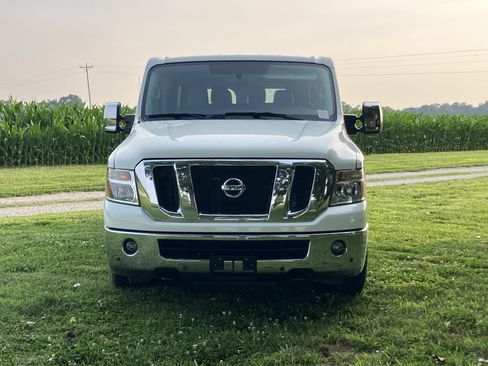 Used 2018 Nissan NV 3500 SL image 15