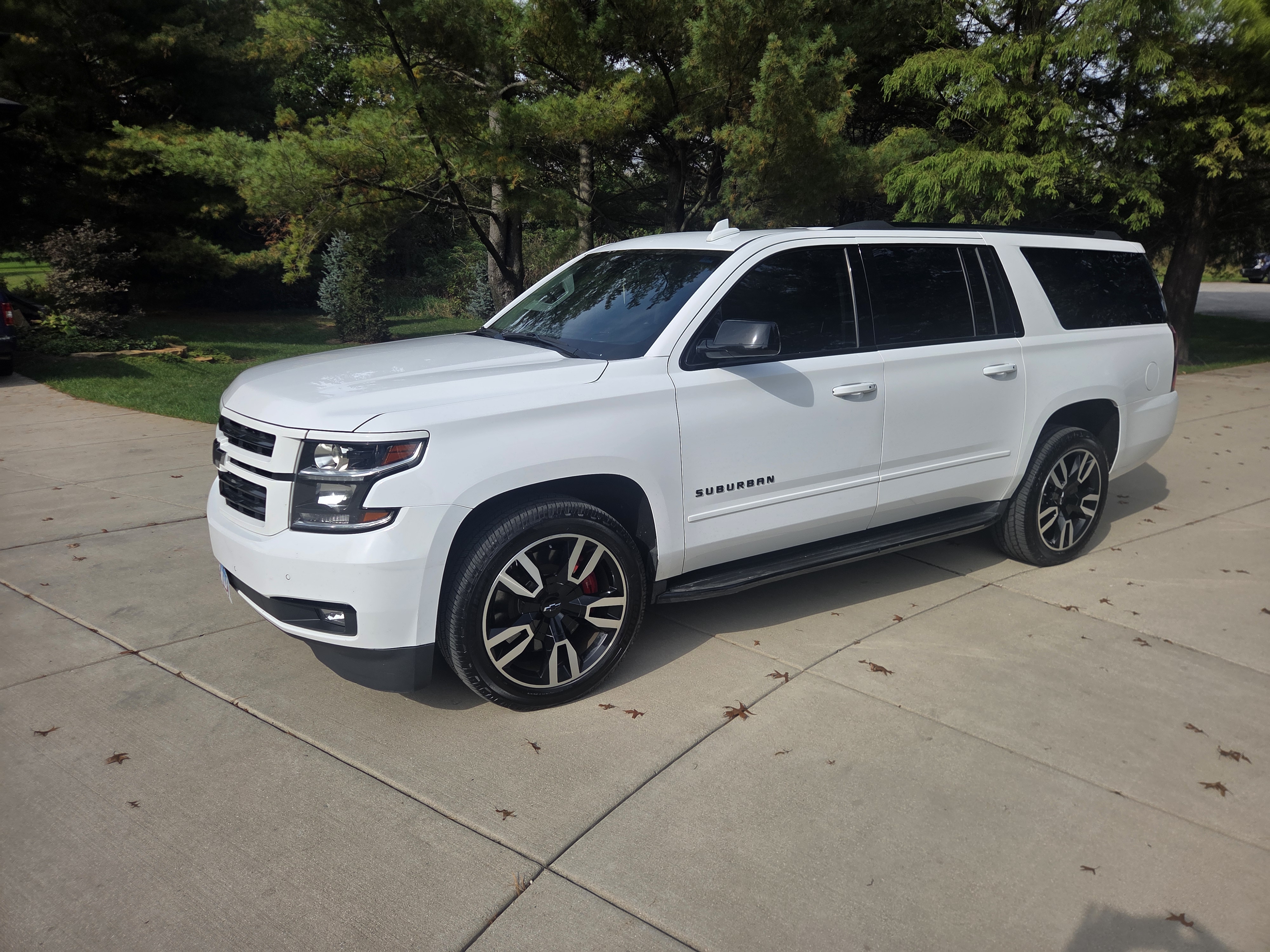 Used 2020 Chevrolet Suburban Premier AWD/4WD image 1