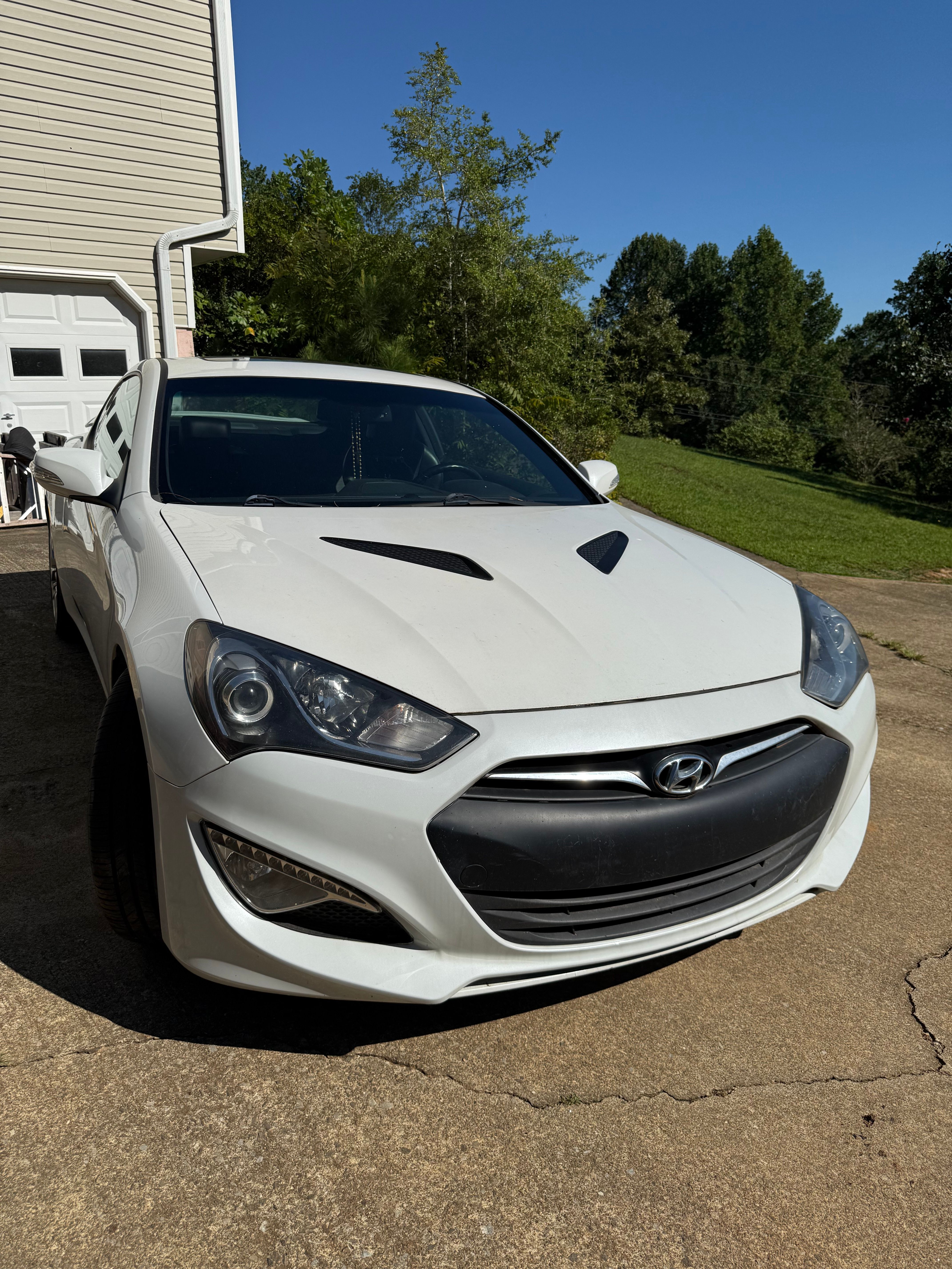 Used 2013 Hyundai Genesis 3.8 RWD image 2