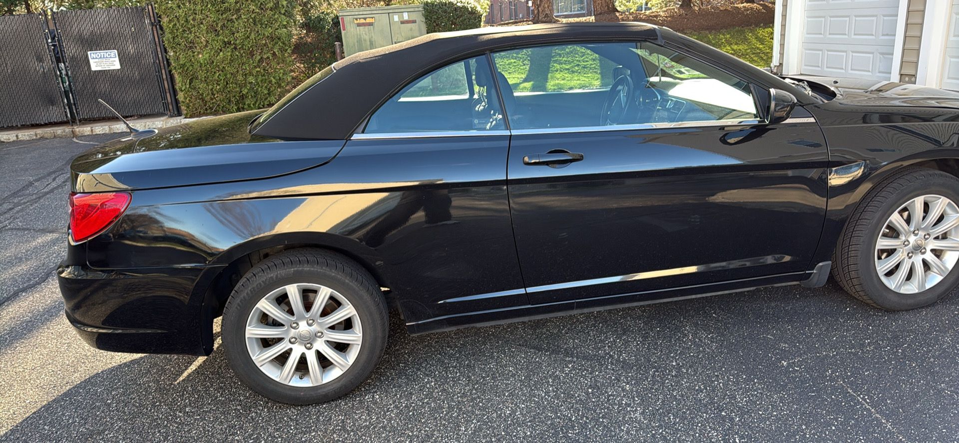 Used 2013 Chrysler 200 Touring FWD image 5