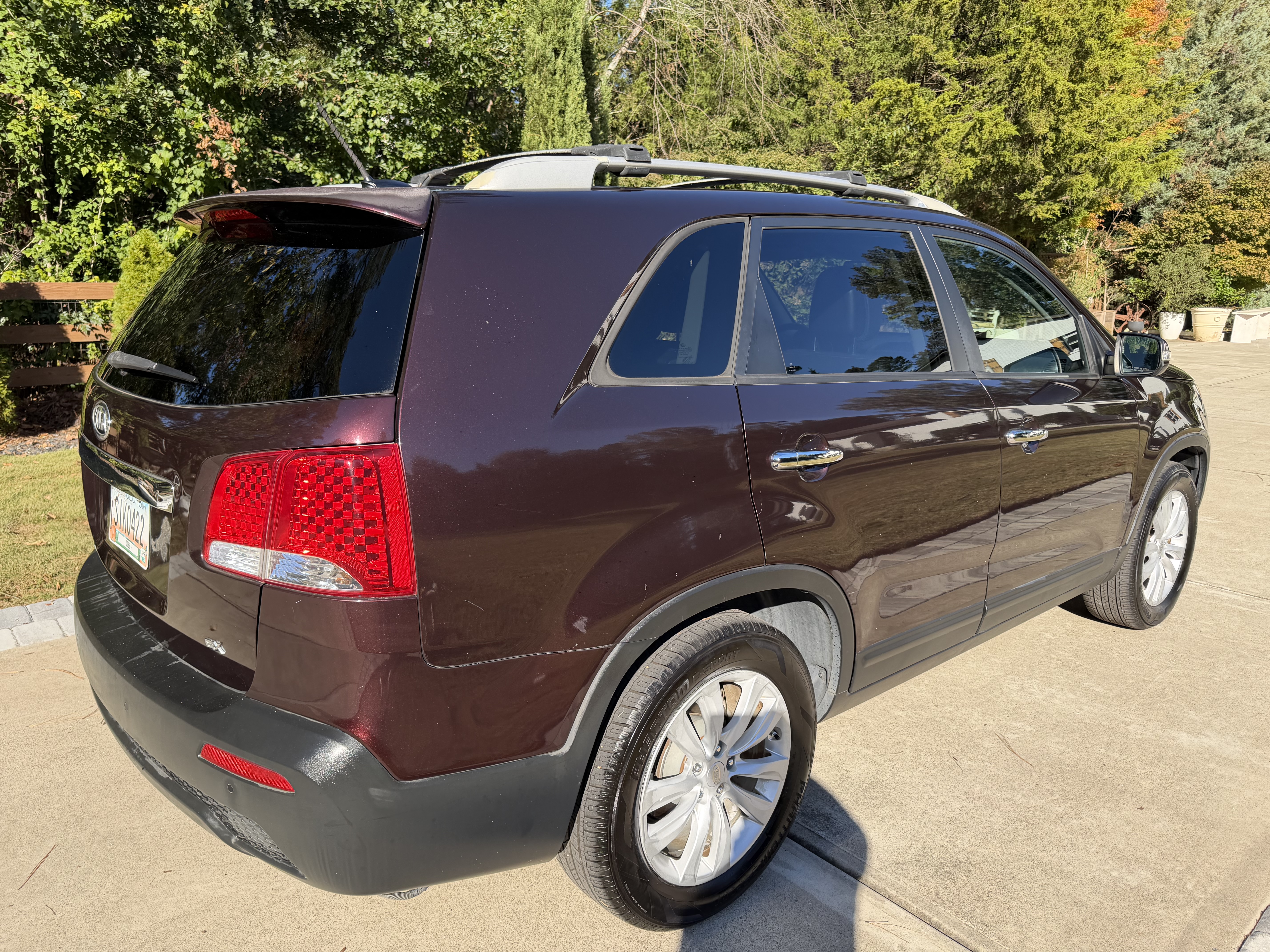 Used 2011 Kia Sorento EX w/ Premium Pkg FWD image 2