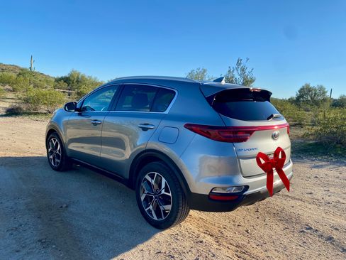 Used 2020 Kia Sportage EX image 2