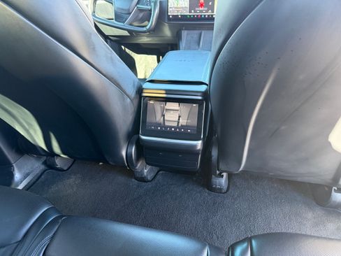 Used 2022 Tesla Model X image 12