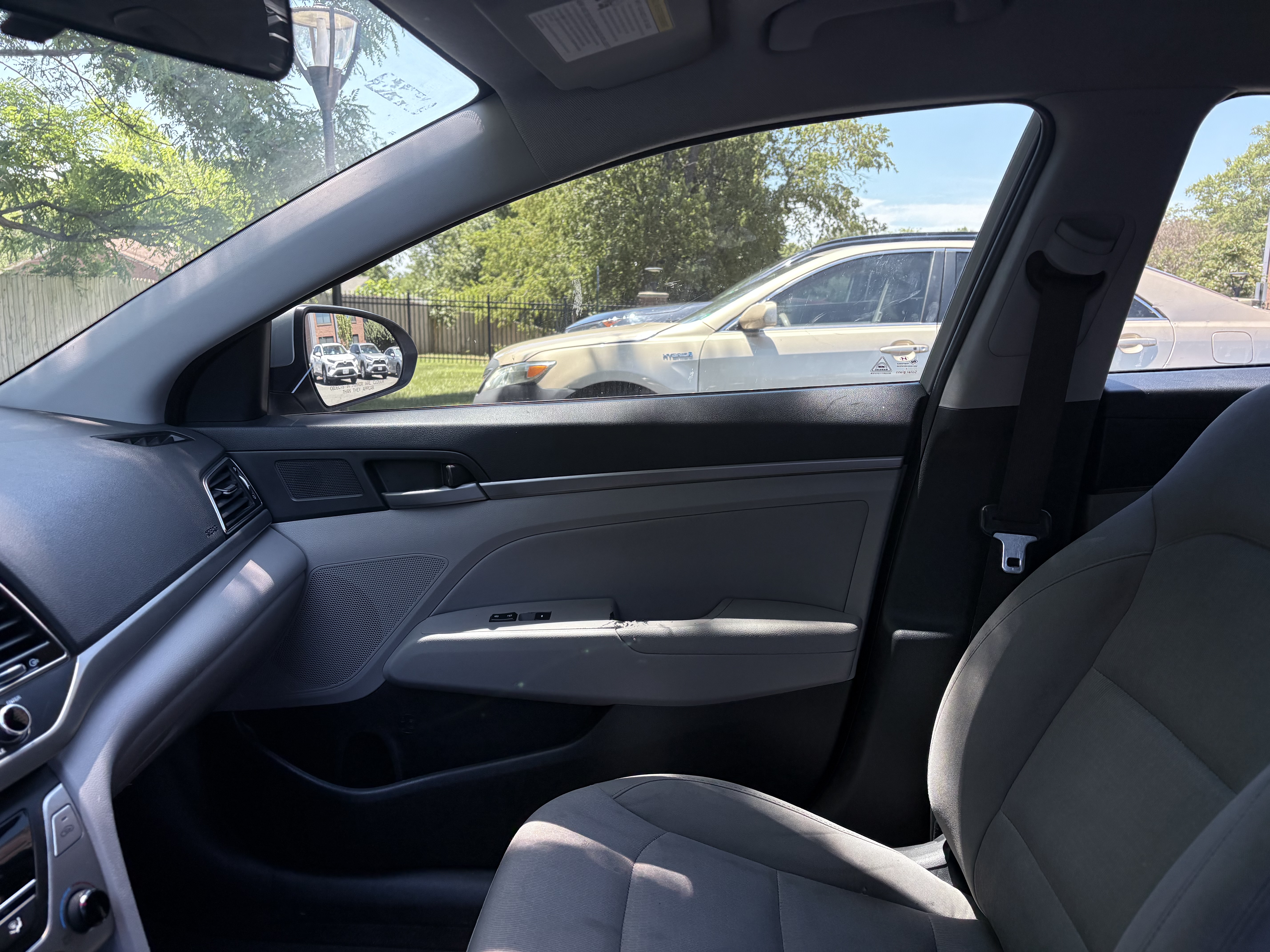 Used 2017 Hyundai Elantra SE FWD image 13