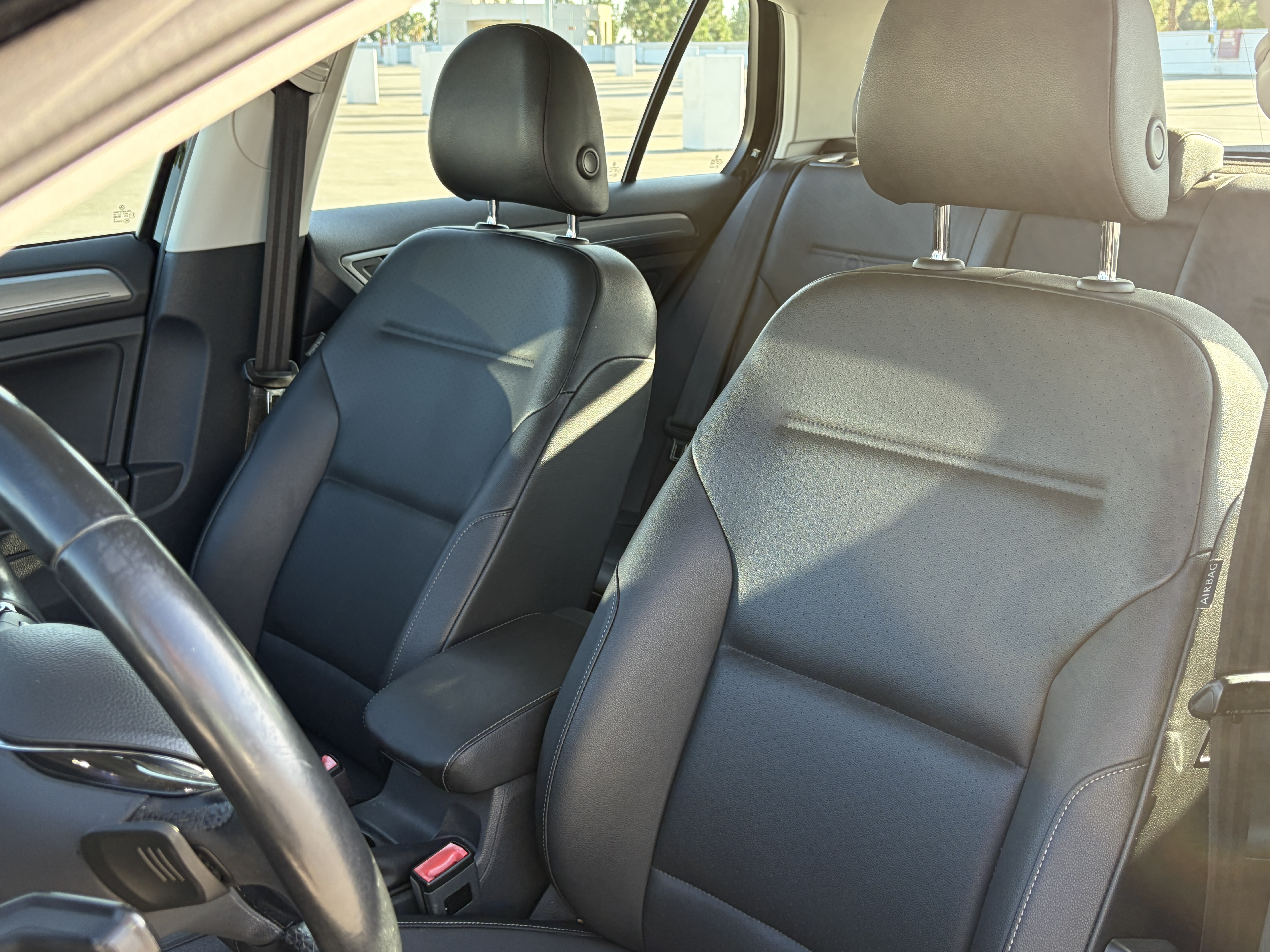 Used 2016 Volkswagen Golf SE w/ Lighting Package FWD image 20