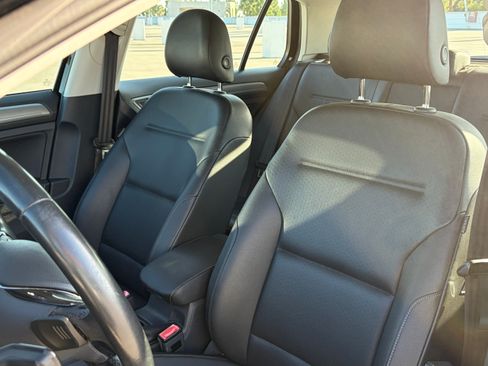 Used 2016 Volkswagen Golf SE w/ Lighting Package FWD image 20