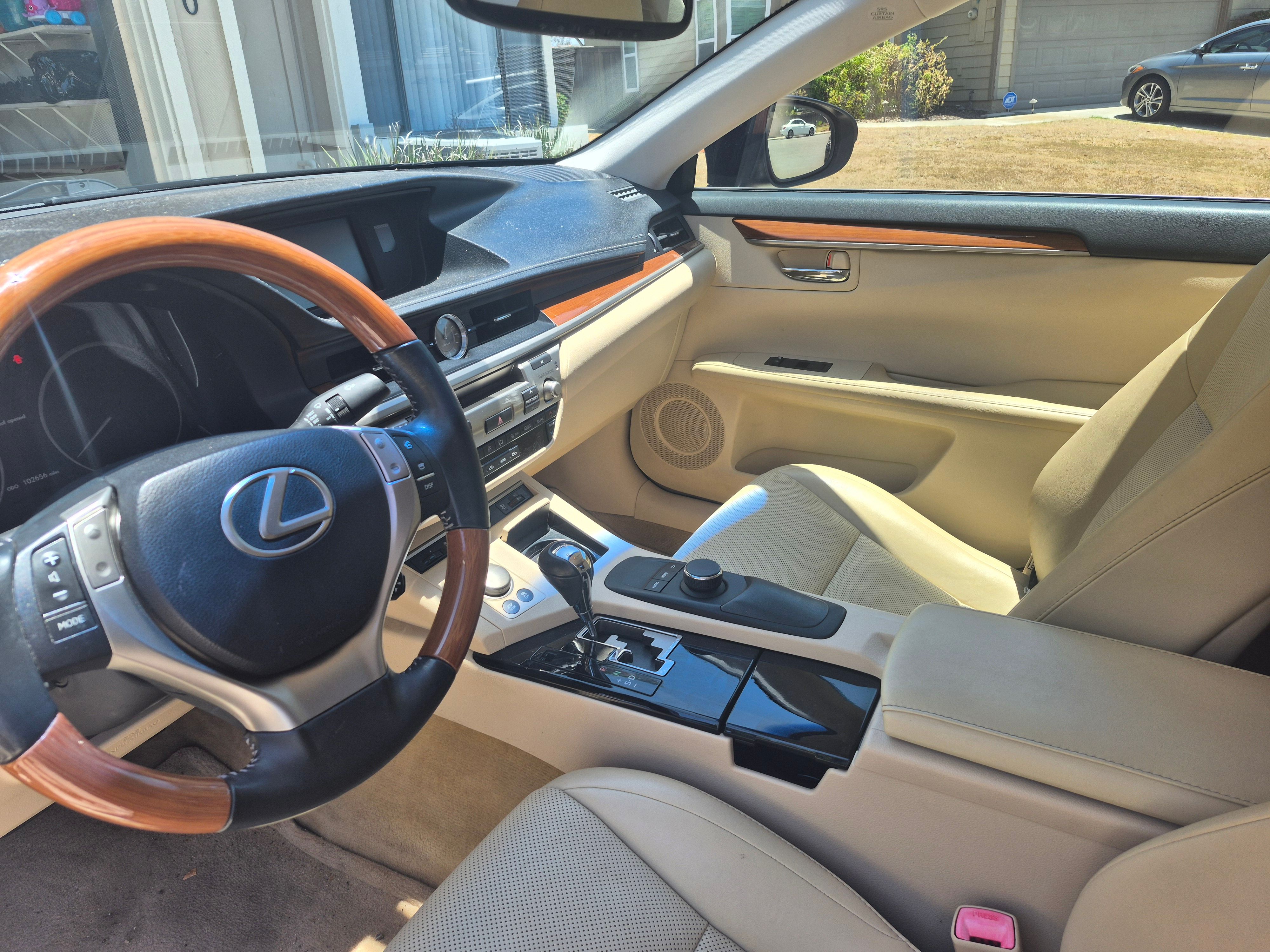 Used 2014 Lexus ES 300h w/ Premium Package w/Bamboo Trim FWD image 12