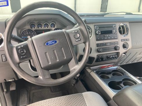 Used 2016 Ford F250 XLT w/ XLT Premium Package AWD/4WD image 23