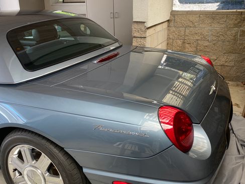 Used 2005 Ford Thunderbird Deluxe image 20