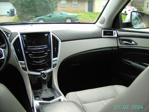Used 2014 Cadillac SRX Luxury w/ Driver Awareness Package FWD image 10