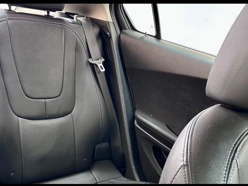 Used 2013 Chevrolet Volt Premium w/ Premium Trim Package image 8