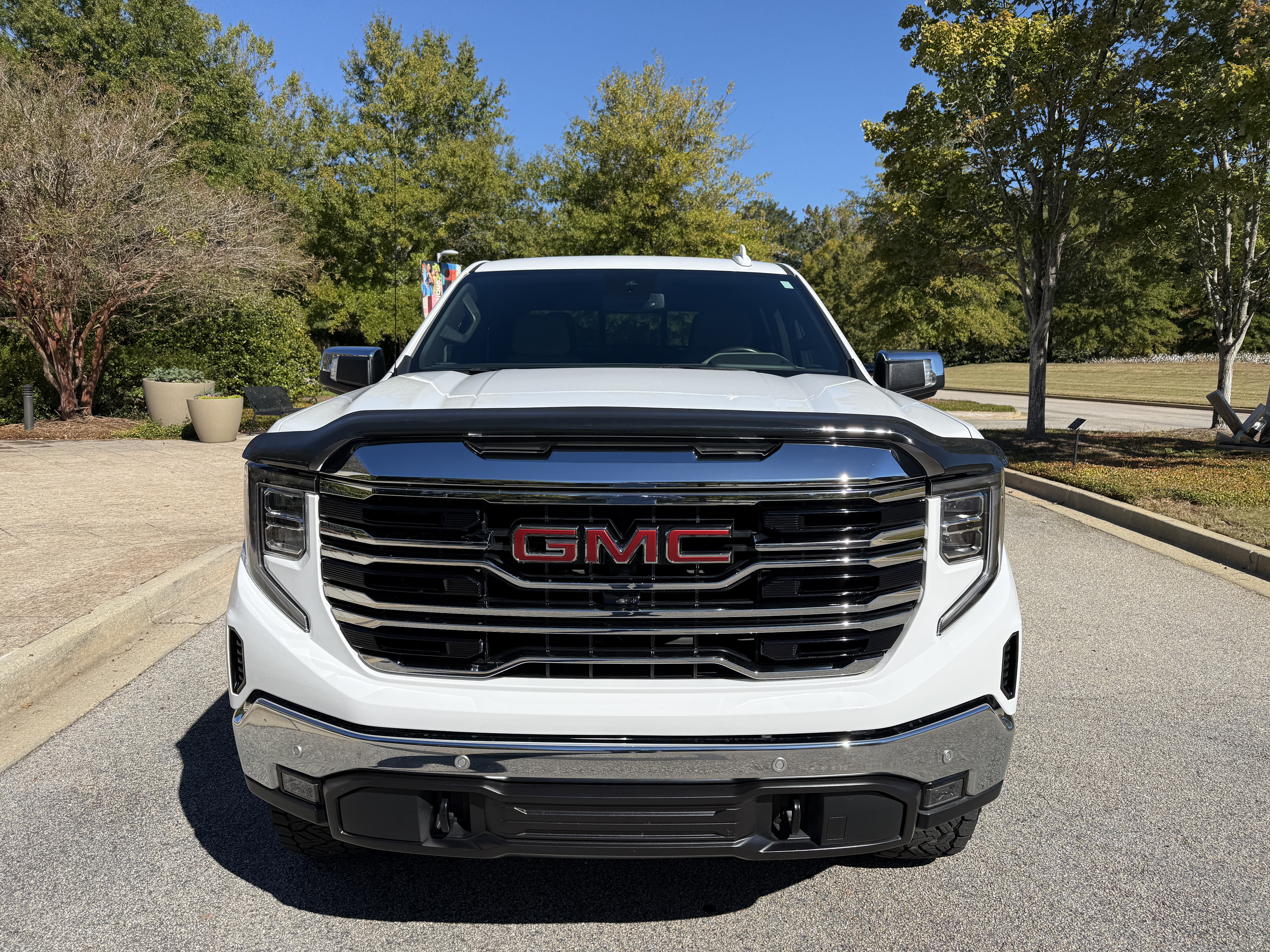Used 2022 GMC Sierra 1500 SLT w/ SLT Premium Plus Package AWD/4WD image 2