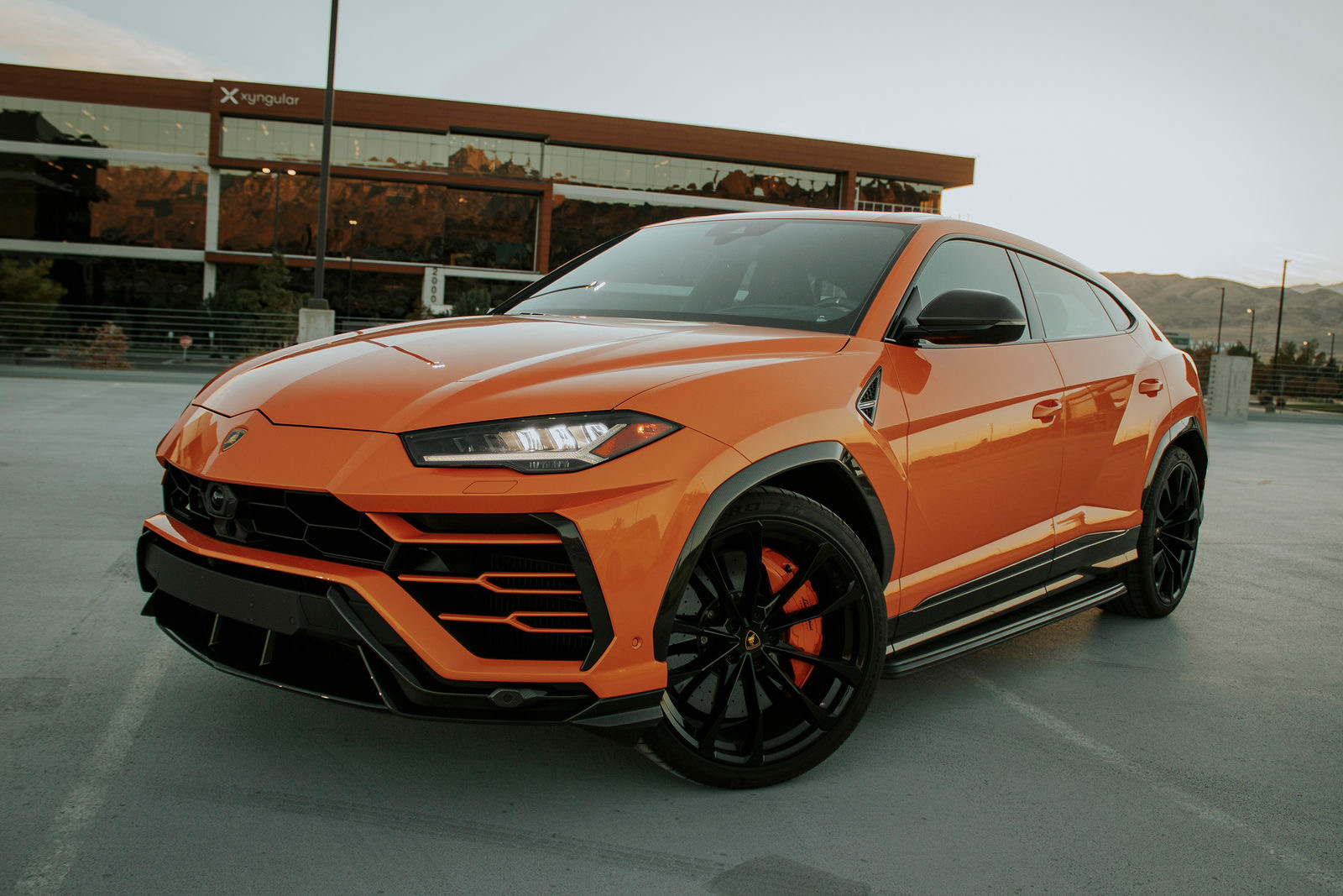 Used 2022 Lamborghini Urus AWD/4WD image 1