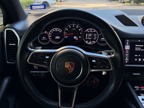 Used 2019 Porsche Cayenne Sport Utility 4D image 11