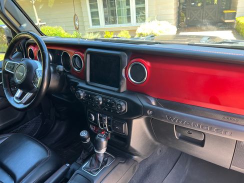 Used 2021 Jeep Wrangler Unlimited Rubicon AWD/4WD image 9