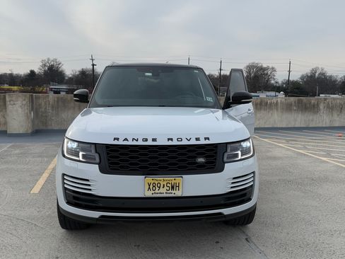 Used 2020 Land Rover Range Rover HSE image 2