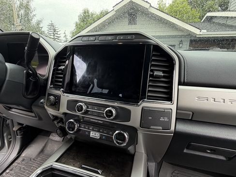 Used 2022 Ford F250 Lariat w/ Lariat Ultimate Package AWD/4WD image 19