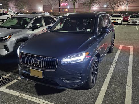 Used 2020 Volvo XC90 T6 Momentum w/ Protection Package Premier image 2