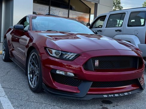 Used 2018 Ford Mustang Shelby GT350 w/ Convenience Package RWD image 11