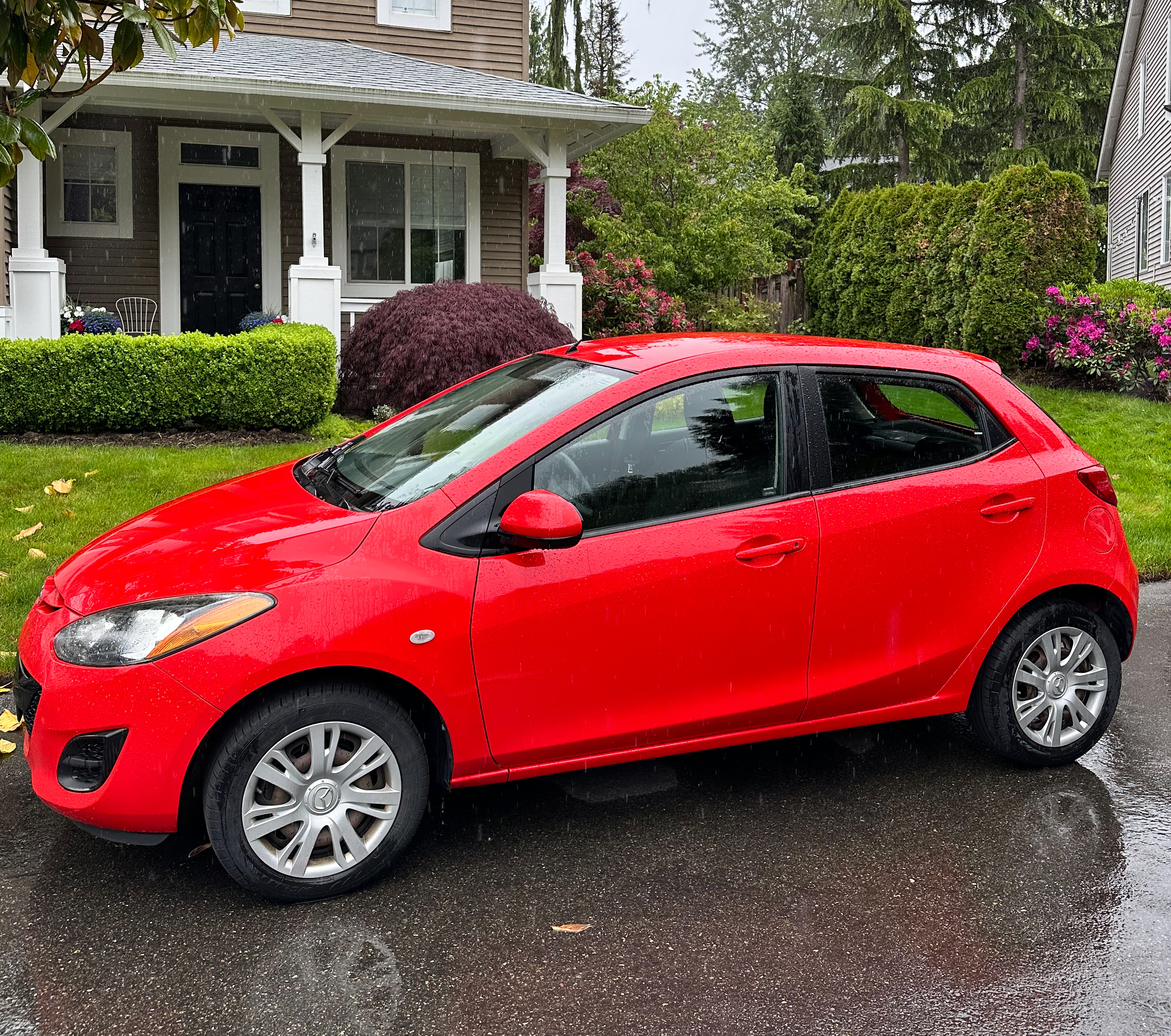 Used 2011 MAZDA MAZDA2 Sport FWD image 2