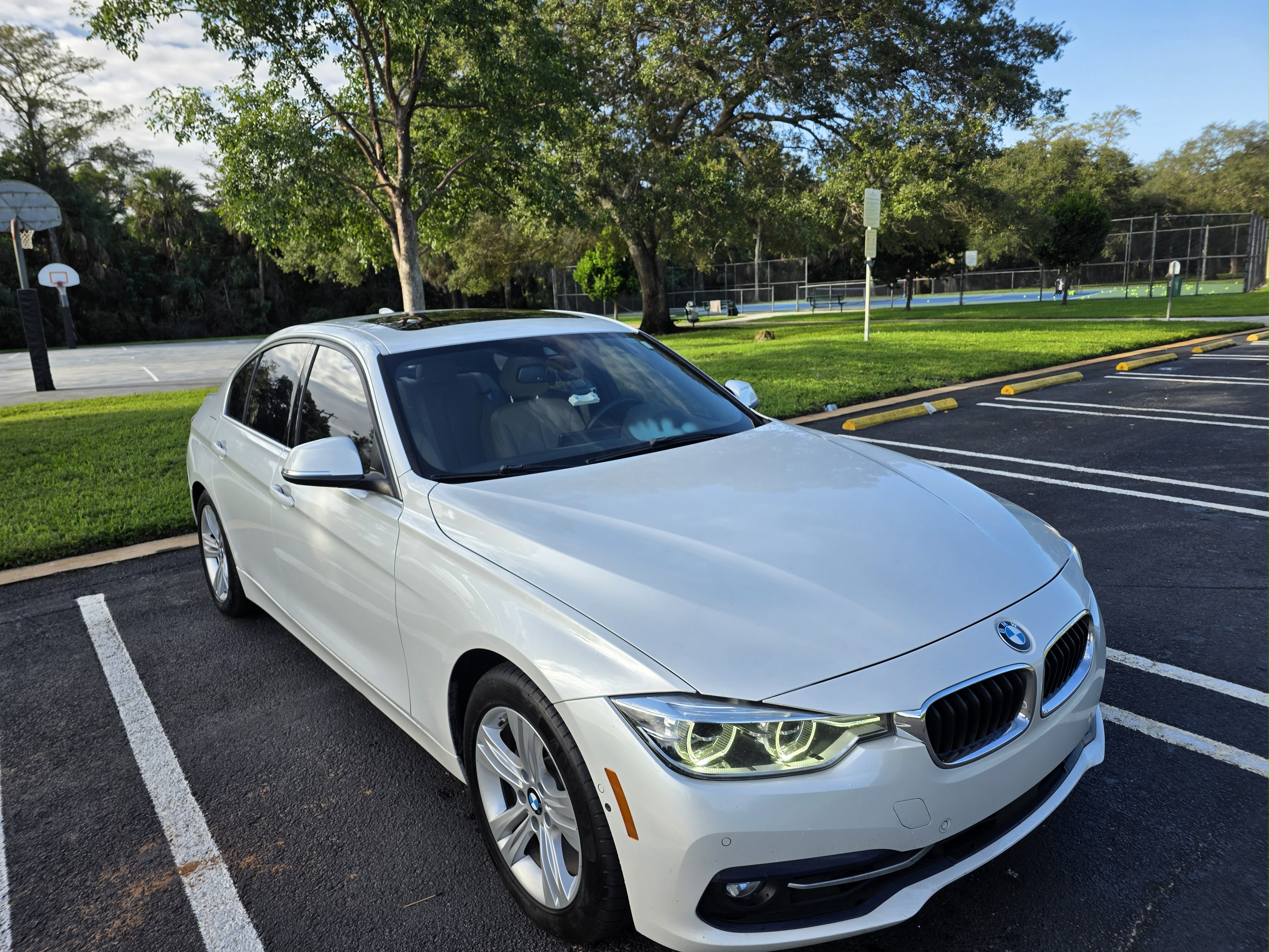 Used 2018 BMW 330i Sedan RWD image 1