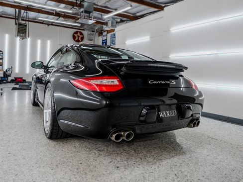 Used 2010 Porsche 911 Carrera S image 9