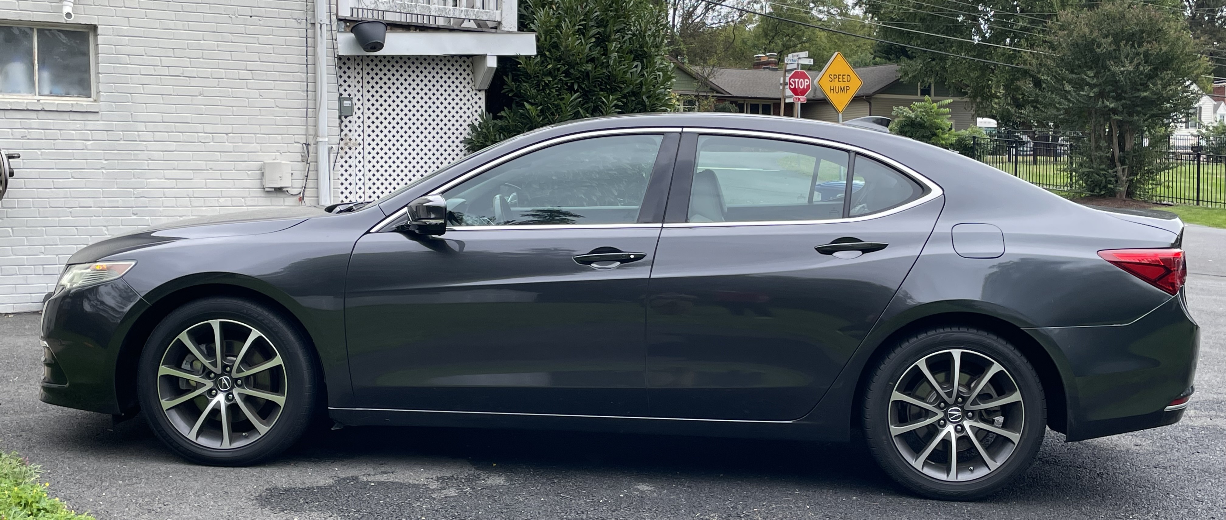 Used 2016 Acura TLX V6 FWD image 10