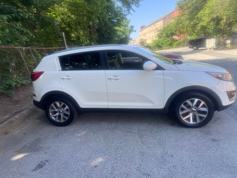 Used 2016 Kia Sportage LX w/ LX Popular Package FWD image 2