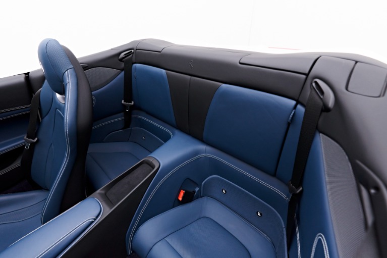 Used 2019 Ferrari Portofino RWD image 15