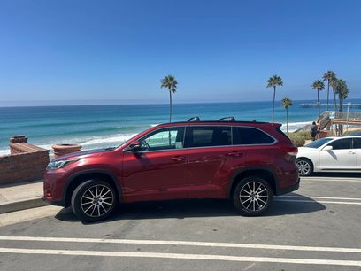 Used 2018 Toyota Highlander SE