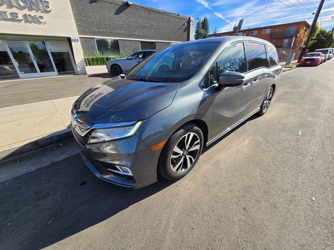 Used 2018 Honda Odyssey Elite image 1