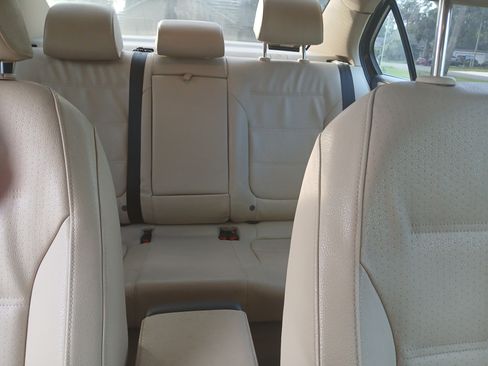 Used 2011 Volkswagen Jetta SE FWD image 27