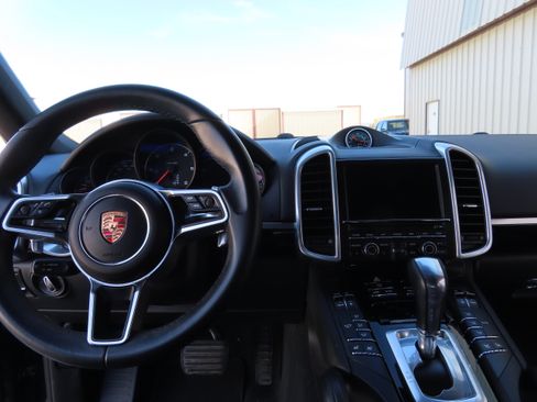 Used 2015 Porsche Cayenne Diesel w/ Premium Package image 16