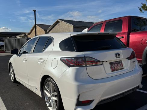 Used 2015 Lexus CT 200h image 5