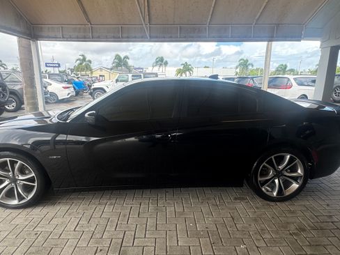 Used 2015 Dodge Charger R/T image 4