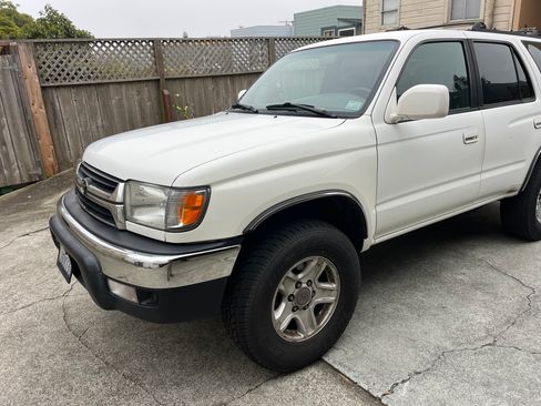Used 2002 Toyota 4Runner SR5 AWD/4WD image 19