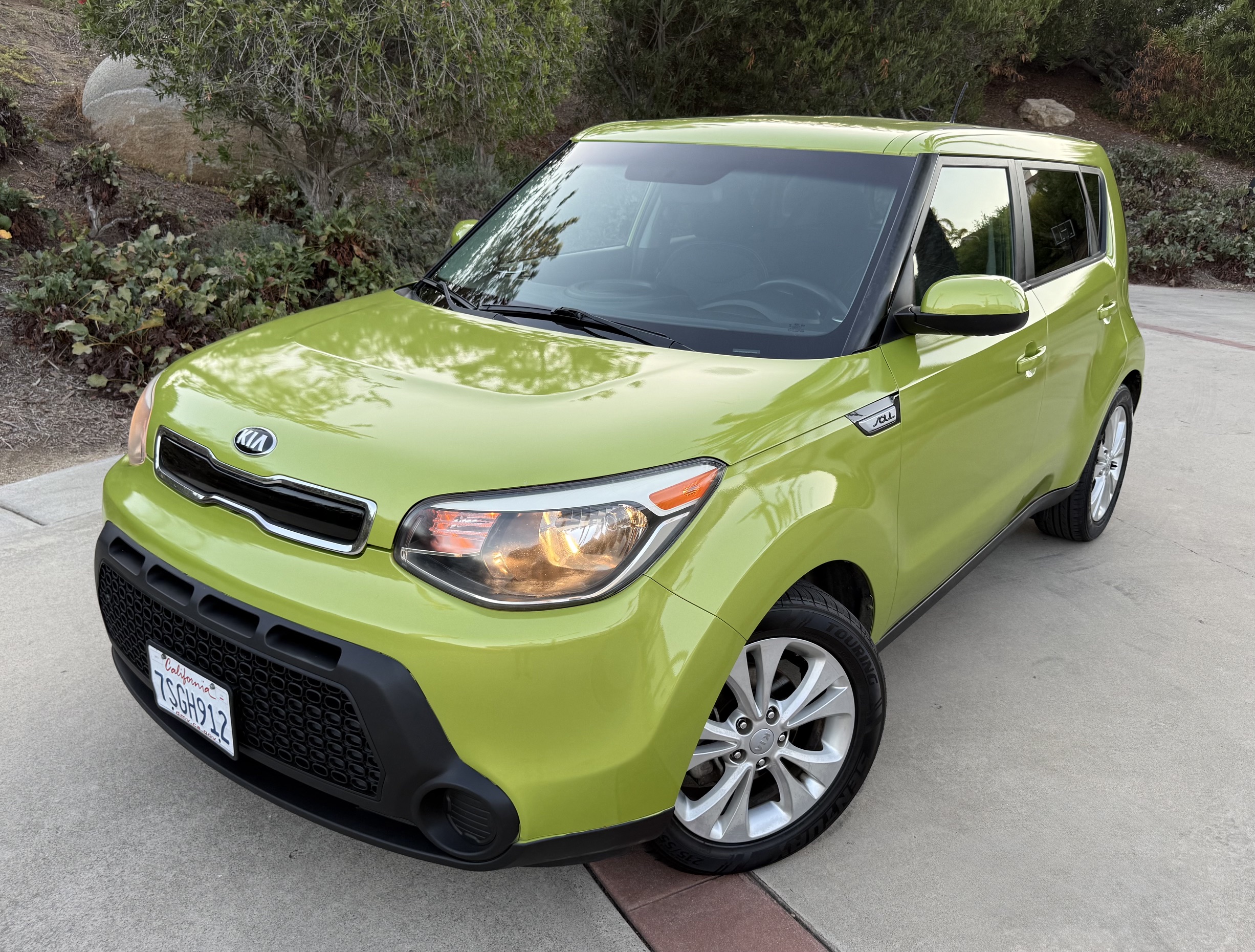 Used 2015 Kia Soul + FWD image 1