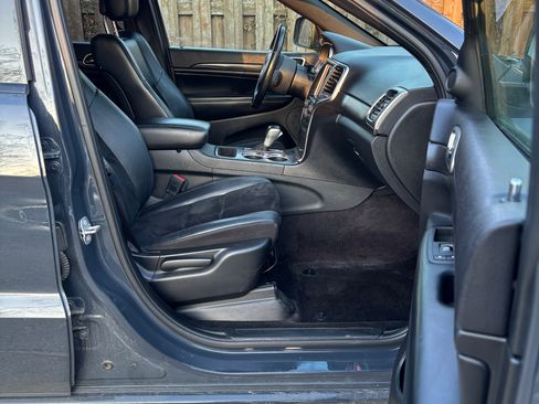 Used 2018 Jeep Grand Cherokee Altitude image 10