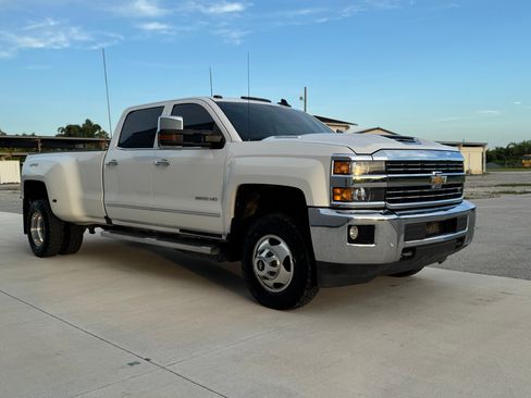 Used 2017 Chevrolet Silverado 3500 LTZ w/ Duramax Plus Package AWD/4WD image 8