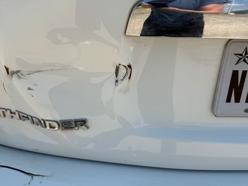 Used 2019 Nissan Pathfinder SV FWD image 11