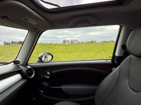 Used 2010 MINI Cooper Hardtop image 14