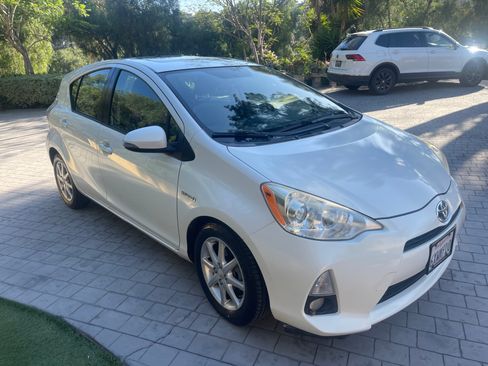 Used 2012 Toyota Prius C Four FWD image 5